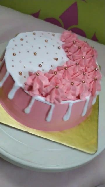#shorts #cake #cakedecorating #foryou #cakeshorts #fyp #yummy #pink #birthdaycake
