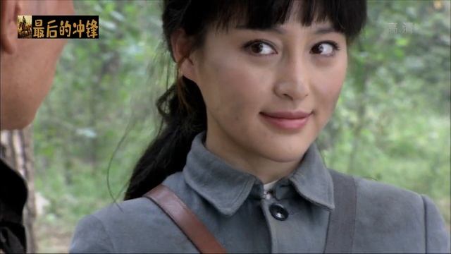 战狼义救女八路，先人工呼吸，后刀取子弹，手捉毒蛇，显示出强大的野外生存能力，让女八路心生爱慕 смотреть онлайн