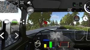 катаюсь на машине по лесу