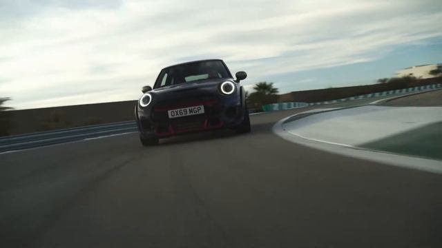 » Mini го претстави најмоќниот и набрзиот John Cooper Works » Авто Магазин Сезона 24 Епизода 13 смотреть онлайн