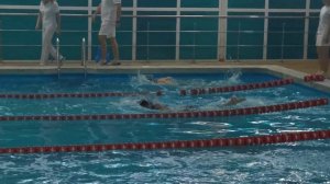 Заплыв 50м вольным стилем 2011-2013 г. р. Второй юношеский разряд! г. СнК бассейн "Дельфин"