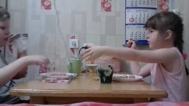 пранканул сестру подсыпал соль в чай смотреть онлайн