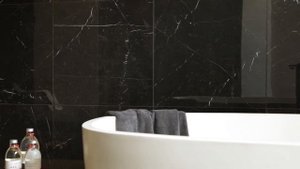 Gres porcellanato effetto marmo MARQUINIA by IPERCERAMICA