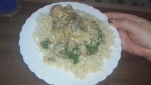 Индейка с грибами в сметане