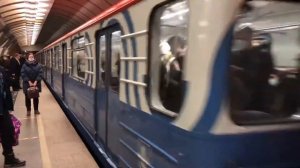 81-717/714.5М и 81-714.5М Перекраска Московский транспорт На станции Сретенский бульвар