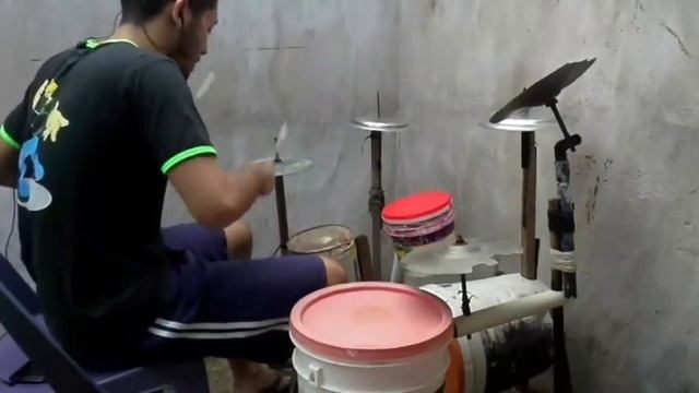 Linkin Park - Numb (Cover Drums pake emberr bekas so amazing!!) смотреть онлайн