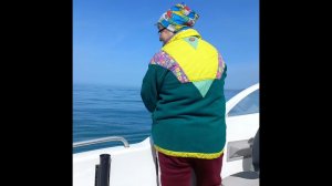 Рыбалка на Черном море: удивительный улов ставрид, прекрасный вид на горы и теплый солнечный день