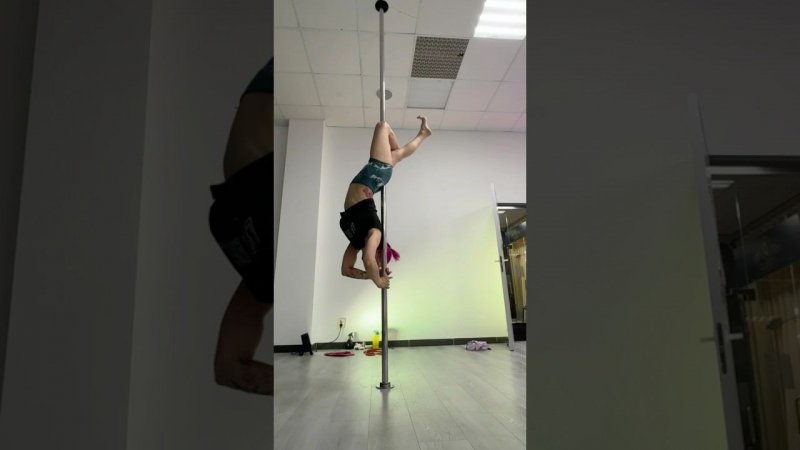 Дорогу осилит идущий #pole #sports #motivation #gymgirl #спорт #сильная #спортивная #acrobatics