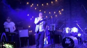 Ученик по классу вокала учебного музыкального центра «Звук и ритм»