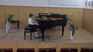 Антохина Изольда, 7 лет. П.И. Чайковский "Старинная французская песенка"