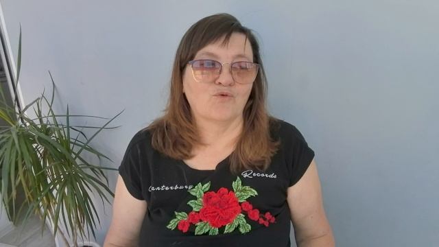 Купила телефон.Теперь могу снимать видео.