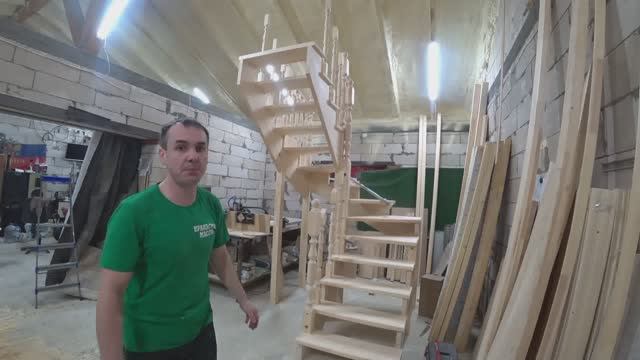 Деревянная лестница на заказ в Казань