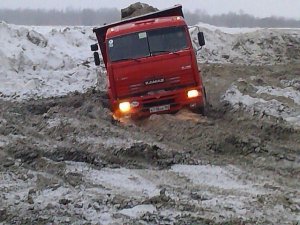 КАМАЗЫ УРАЛЫ И ДРУГАЯ ТЕХНИКА НА ЗИМНИКАХ СЕВЕРА KAMAZ TRUCKS AND OTHER EQUIPMENT ON THE WINTER