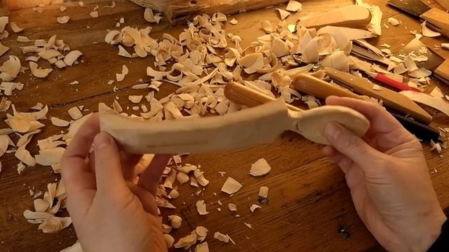 Ложка резная с кудринским орнаментом.