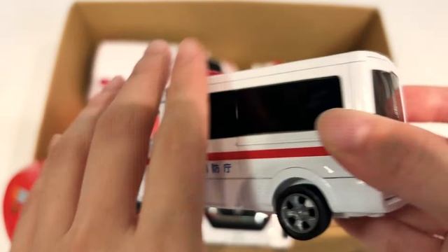 Работают маленькие машинки скорой помощи смотреть онлайн