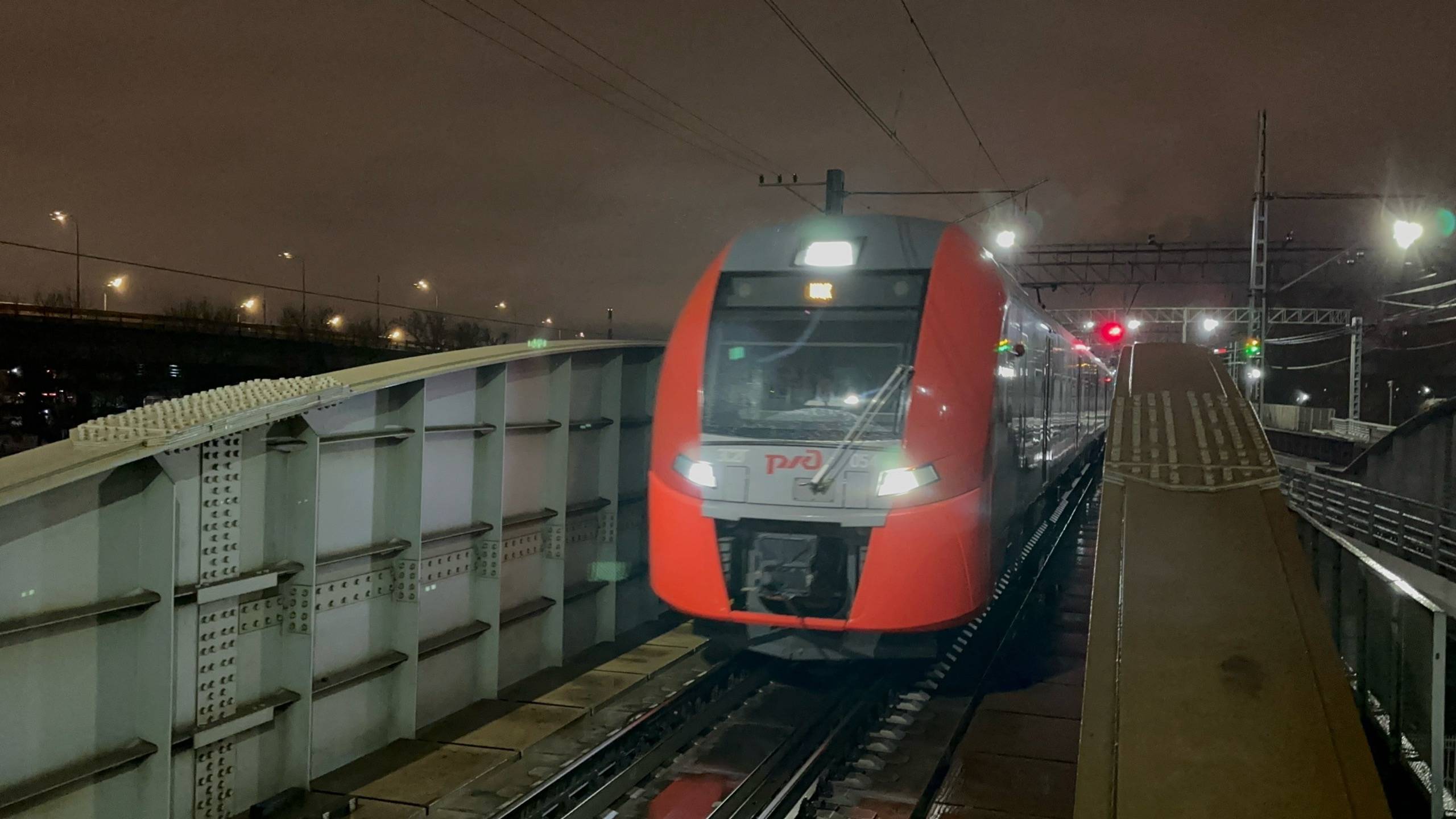 Электропоезд "Ласточка" ЭС2Г - 054 на ст.Нижегородская МЦК, январь 2025 года