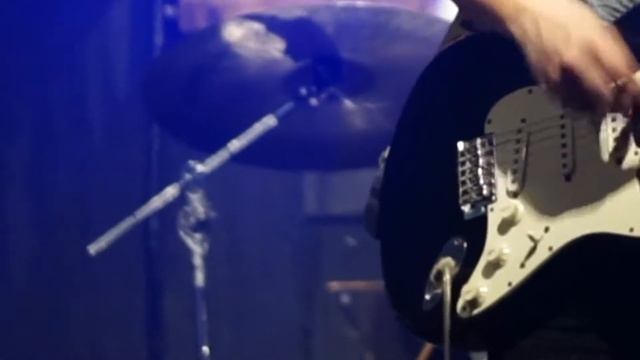 You Must Love Brendan de Cruz. смотреть онлайн