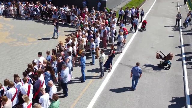 Падают слезы.. Последний Звонок!!! смотреть онлайн