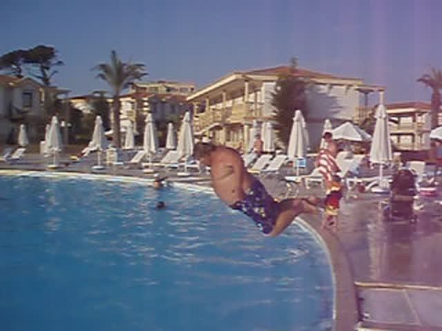 Cezar Temple . Прыжки в воду 2007 смотреть онлайн