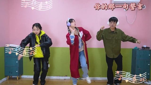 音乐卧底游戏！赢超大奥特曼玩偶，豆豆演技爆表成功骗过平民？