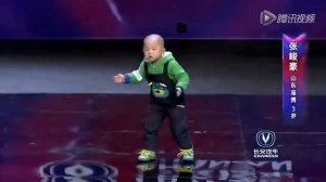 Танцующий мальчик 3 х лет из Китая!
