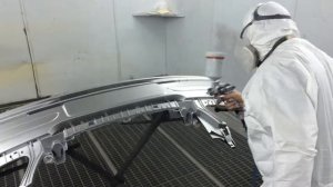 Нанесение второго слоя краски