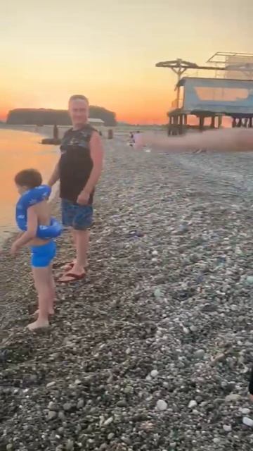 ПРИШЛИ НА МОРЕ....А ОНО ХОЛОДНОЕ...🥶