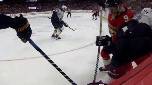 Blues' Jake Neighbours Drops Gloves With Panthers' Sam Bennett After Puck Drop