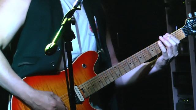 Over The Hills And Far Away performed by HOTT LUCY смотреть онлайн