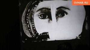 Песочная анимация и народные песни открыли две новых выставки в галерее современного искусства