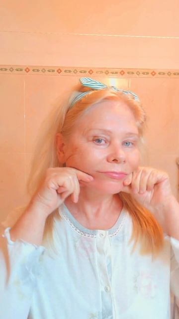 Мне 62 Делаю Массаж от Брылей Подтягиваю Лицо Без Пластики, Уколов Видео Без Фильтров #shorts