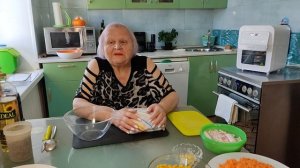 Котлеты, картошка фри в аэрогриле. Салат из крабовых палочек и кукурузы.