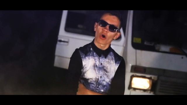 L one хайзенберг. L one мистер хайзенберг. L'one. Парни в клипе сносят башню. Мистер хайзенберг песня.