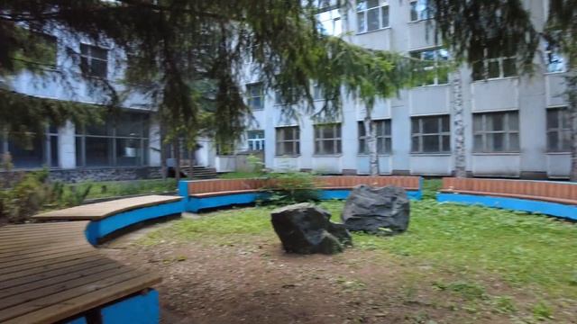 Голохваст...    Фонтан...    Павлины...