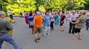 26.05.24г..."ЧУБЧИК КУЧЕРЯВЫЙ"... Банд Одесса... звучит в Гомельском парке...