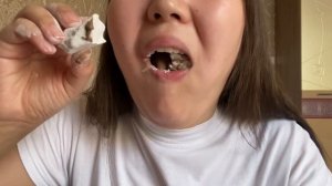 Mukbang... Мел-льдинка с пастой из узбекской розовой и уральской глины...