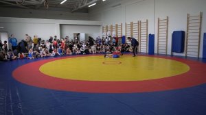 Уверенная победа юного борца из Новопокровского района!