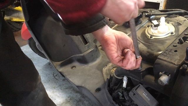 Снятие двигателя Yamaha Gear 50 смотреть онлайн