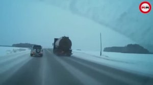 Подборка жестких аварий и заносов на скользкой дороге. ДТП.