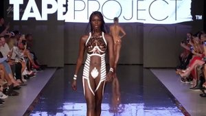 Девушки в купальниках | Показ мод