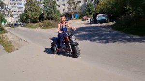 Первый выезд,трёхколёсного пепелаца,весёлая игрушка,для лесных прохватов)