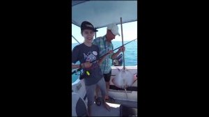 Дети и скаты.