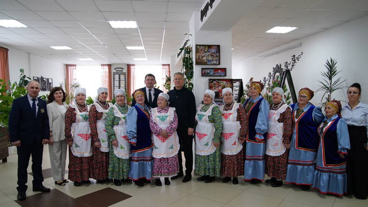 Бакалинский район, с. Ахманово. Сельский дом культуры. Фельдшерско-акушерский пункт. Январь 2025 г.