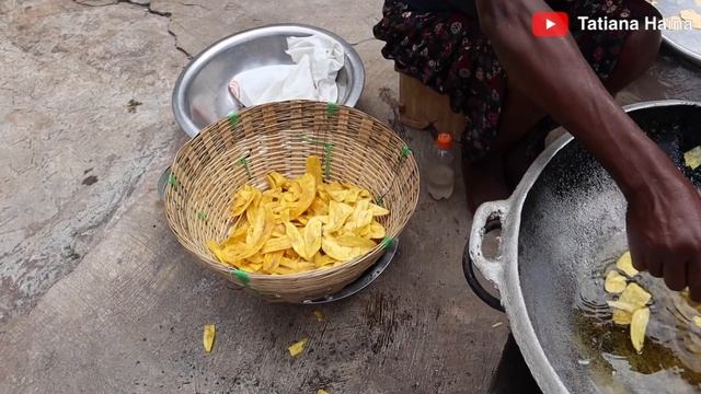 How to MAKE CRISPY PLANTAIN CHIPS || Most Popular Ghanaian Snack || Sunyani West Africa