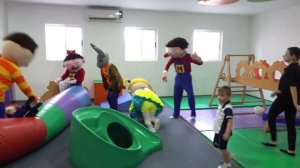 Miguelito se hace pipí en clase - Bely y Beto