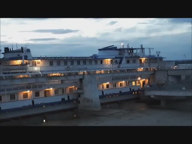 Теплоход Александр Невский. Круиз по Волге.