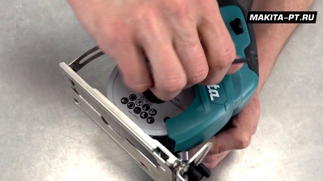 Makita CC301D Аккумуляторная алмазная пила 85 мм с резервуаром подачи воды для мокрого реза смотреть онлайн