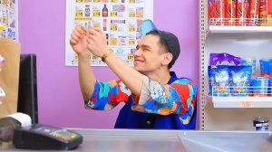 Как пронести животных в супермаркет! Смешные трюки с животными