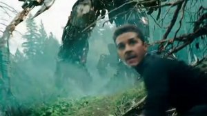 Оптимус против десептиконов в лесу