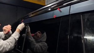 Видео установка 2Д дефлекторов окон / плоские ветровики на Haval H9 / Хавал Н9